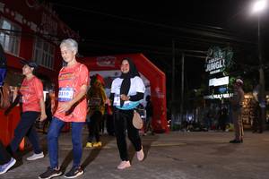 BIB: 3519
                            <button type="button" onclick="openModal(26263791)" class="btn btn-primary btn-sm float-right btn-popup" data-toggle="modal" data-target=".modal-high-quality">
                        <i class="fas fa-shopping-cart"></i> Add to Cart
                    </button>
                                            <button type="button" onclick="isThisMe(26263791, true)" class="btn btn-success btn-sm float-right btn-popup btn-isme hidden" data-toggle="tooltip" data-placement="bottom" title="นี่คือรูปของคุณใช่ไหม คลิกที่นี่เพื่อเอาเข้าอัลบั้ม">
                        <i class="fas fa-plus"></i> Add to album
                    </button>
                    <button type="button" onclick="isThisMe(26263791, false)" class="btn btn-warning btn-sm float-right btn-popup btn-isnotme hidden">
                        <i class="fas fa-ban"></i> Remove from album
                    </button>